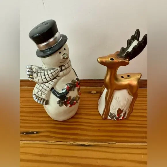 Fitz and Floyd Holiday Salt and Pepper Shakers - Picture 7 of 7